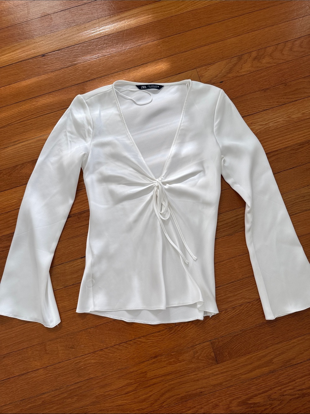 Zara White V-Neck Tie-Front Long Sleeve Blouse